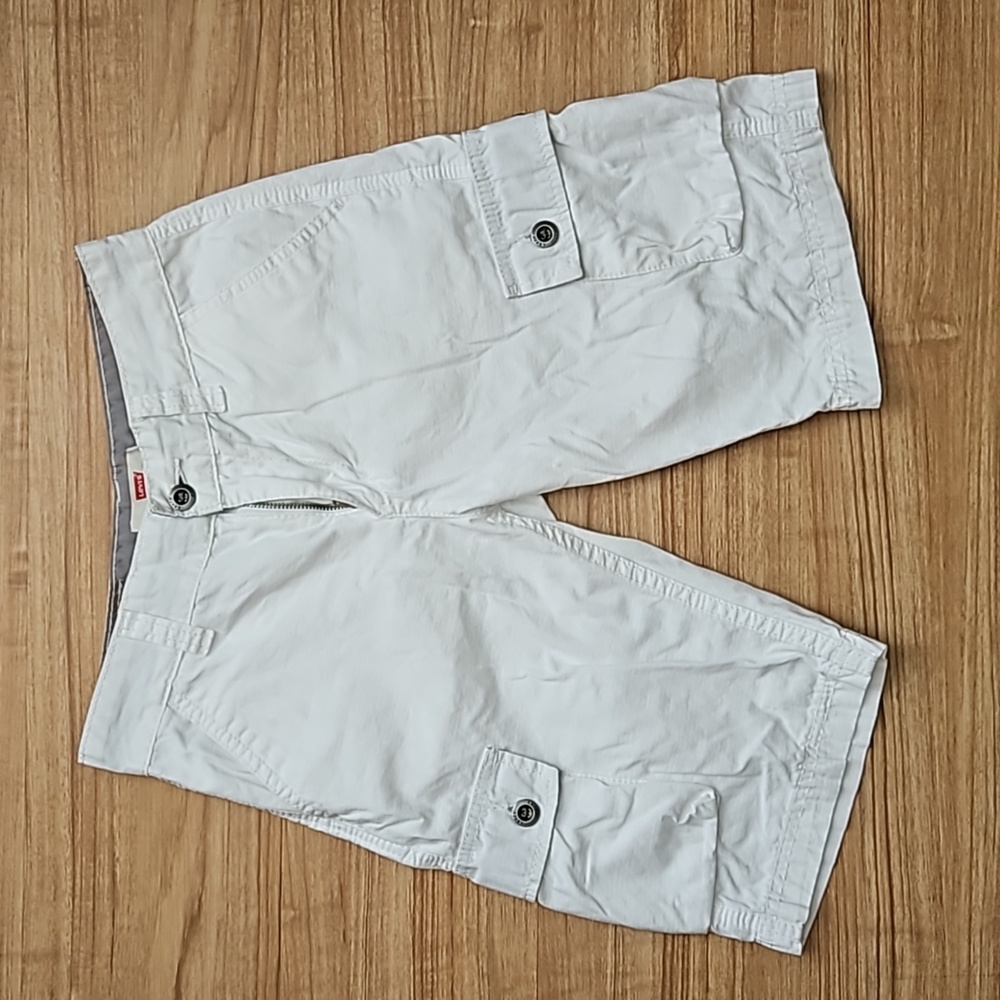Levi's boys white cargo shorts. Size 8